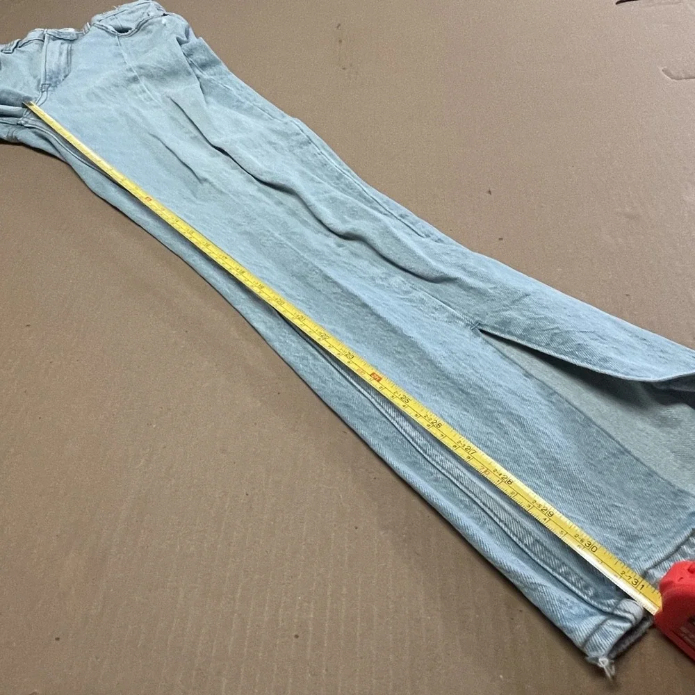 Abercrombie & Fitch Women's 27 Ultra High Rise 90's Relaxed Straight‎ Leg Denim